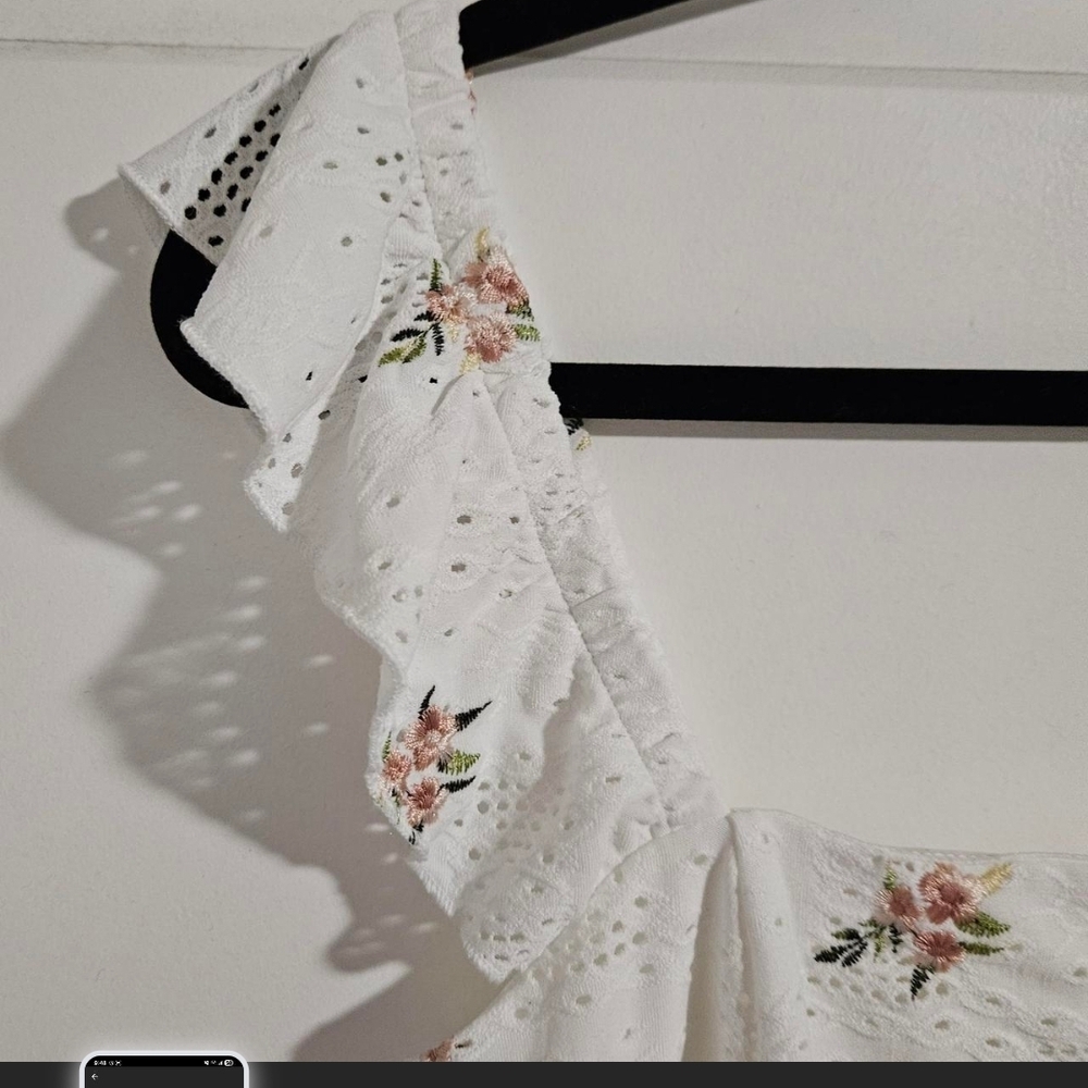 Elegant Floral Ruffle Sleeve Blouse - Picture 2 of 5